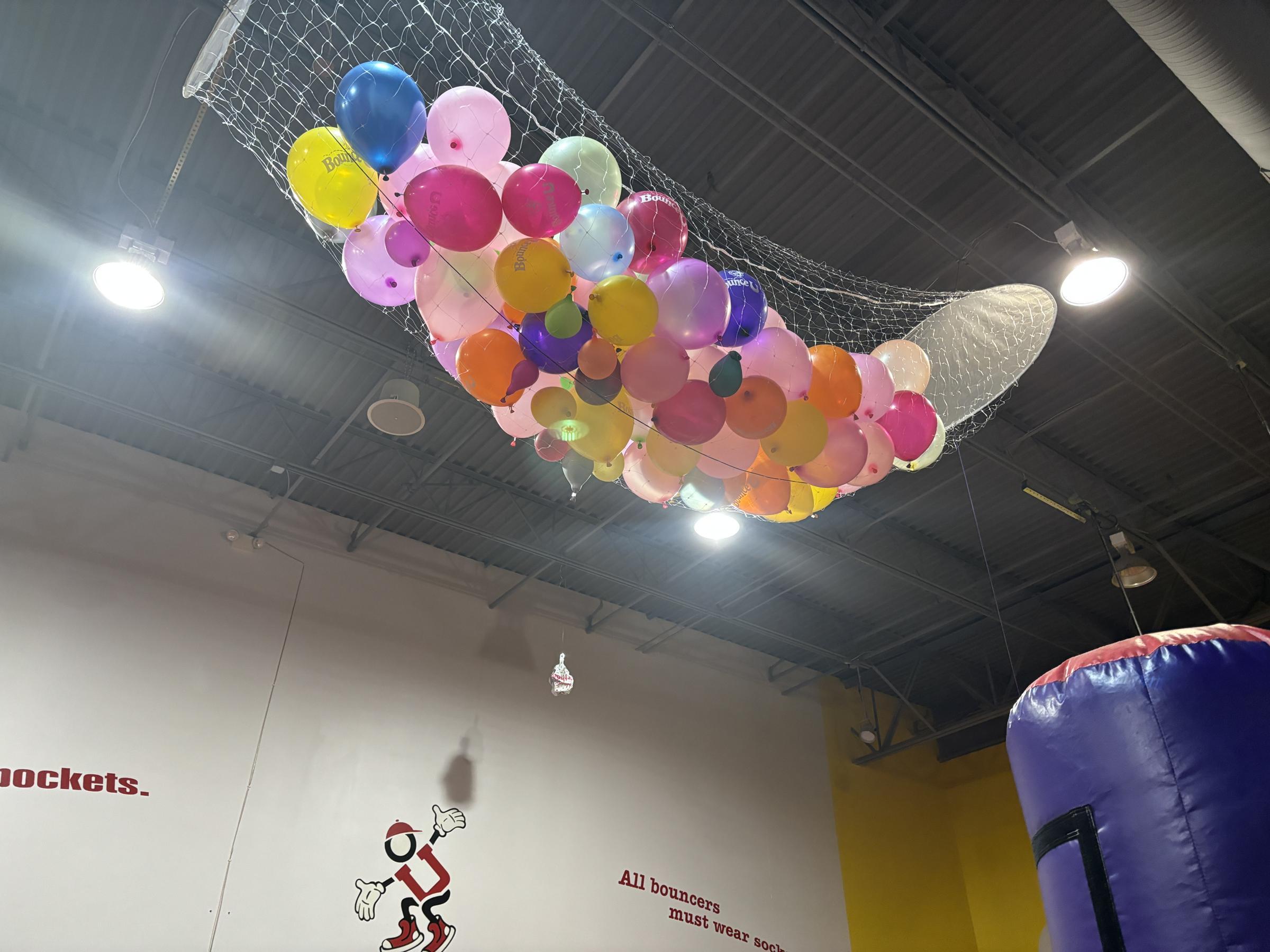 BounceU Chesterfield balloons