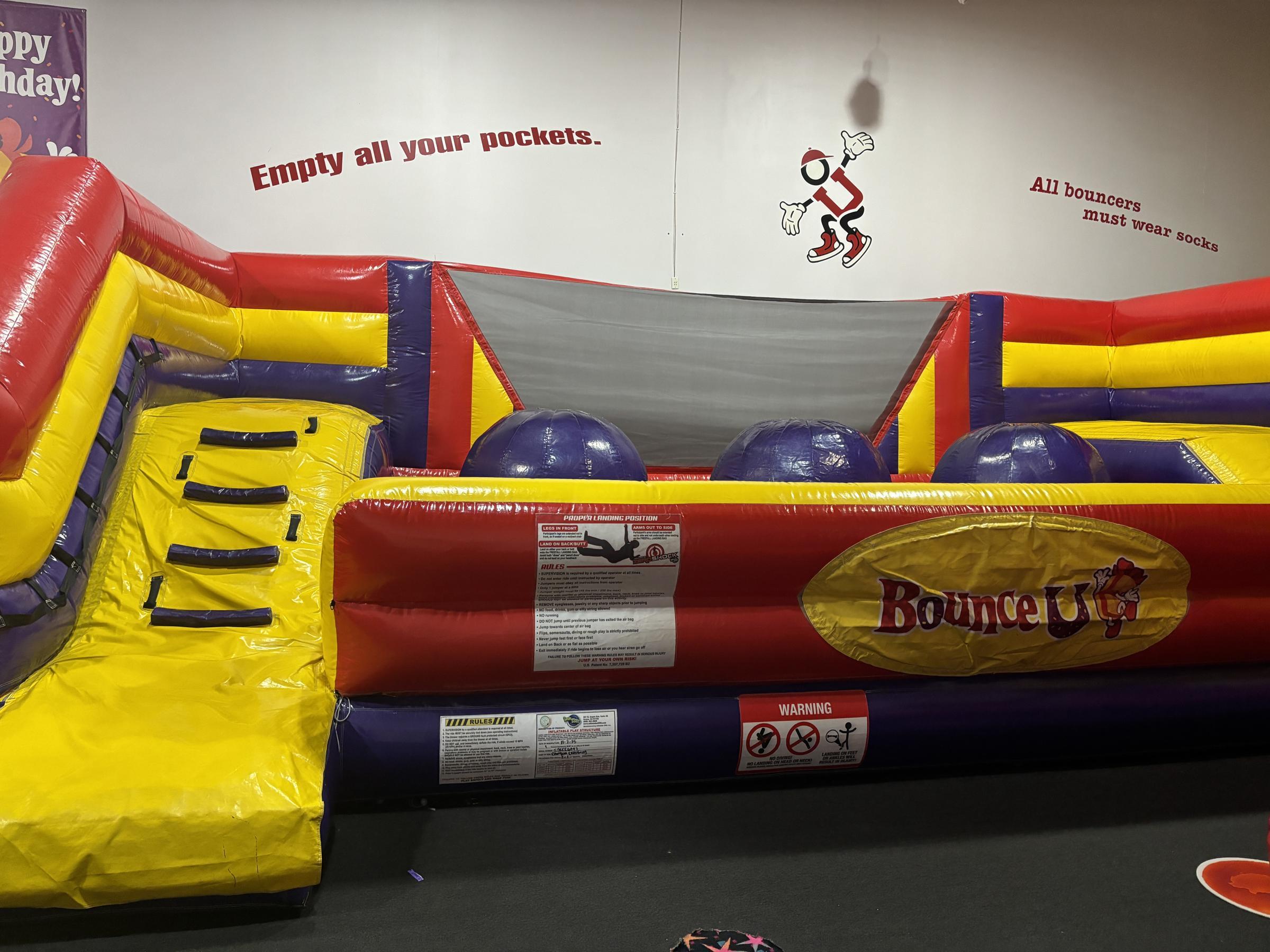 BounceU Chesterfield obstacle course