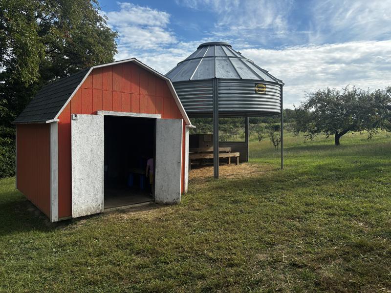 Braeutigam Orchards barn play area