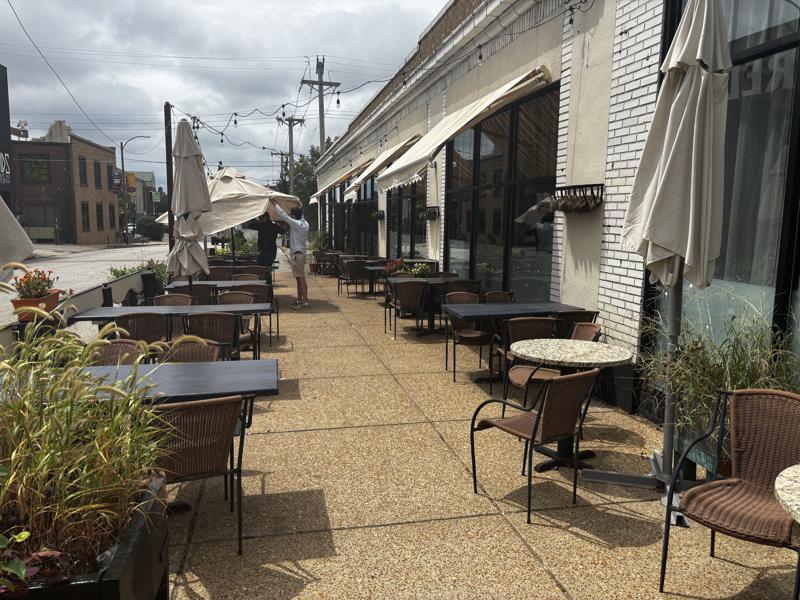 Egg At Midtown outside seating