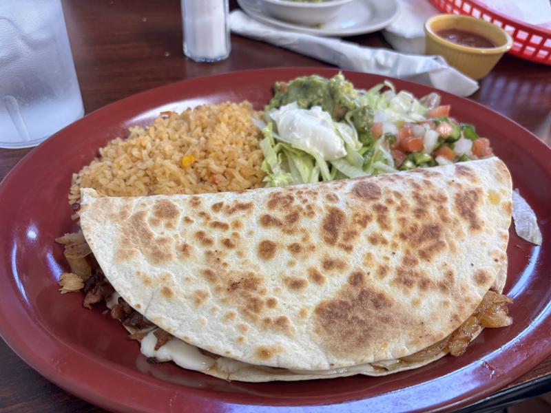 El Potro al pastor Quesadilla