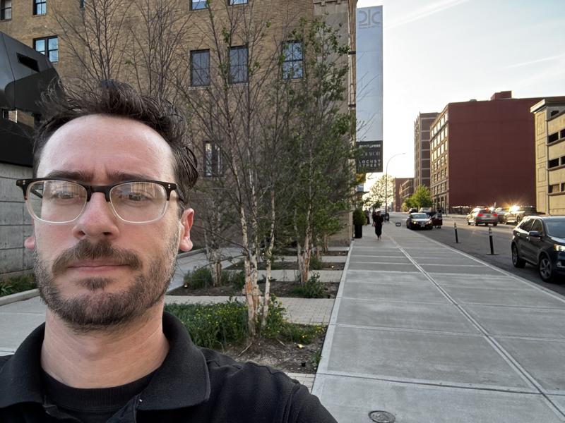 Idol Wolf outdoor selfie