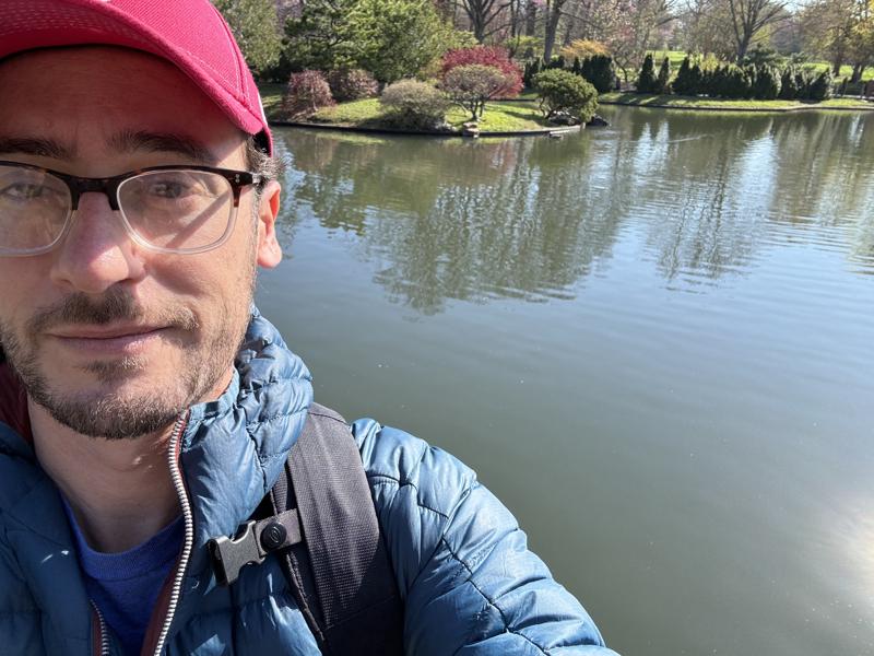 Missouri Botanical Garden lake selfie