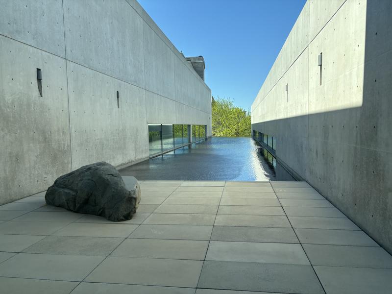 Pulitzer Arts Foundation central fountain