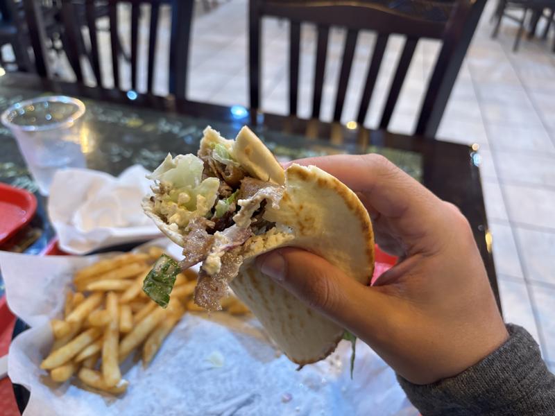 Yiro Gyro gyro bite