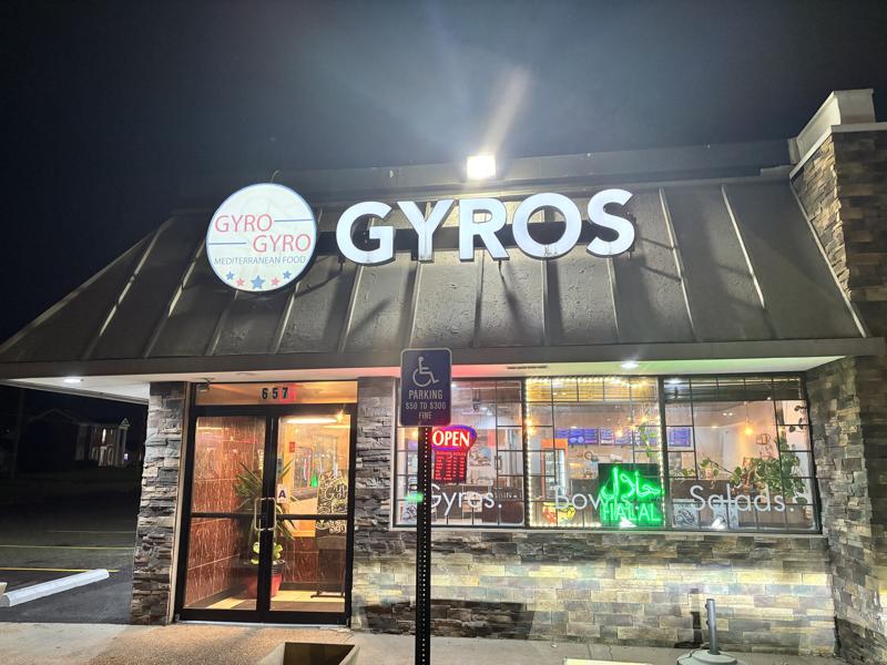 Yiro Gyro signage